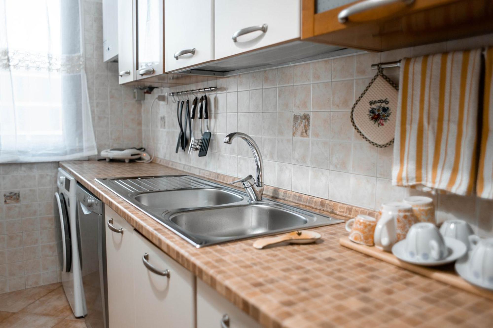 Mamas House Apartment ลิโด ดิ ออสเตีย ภายนอก รูปภาพ