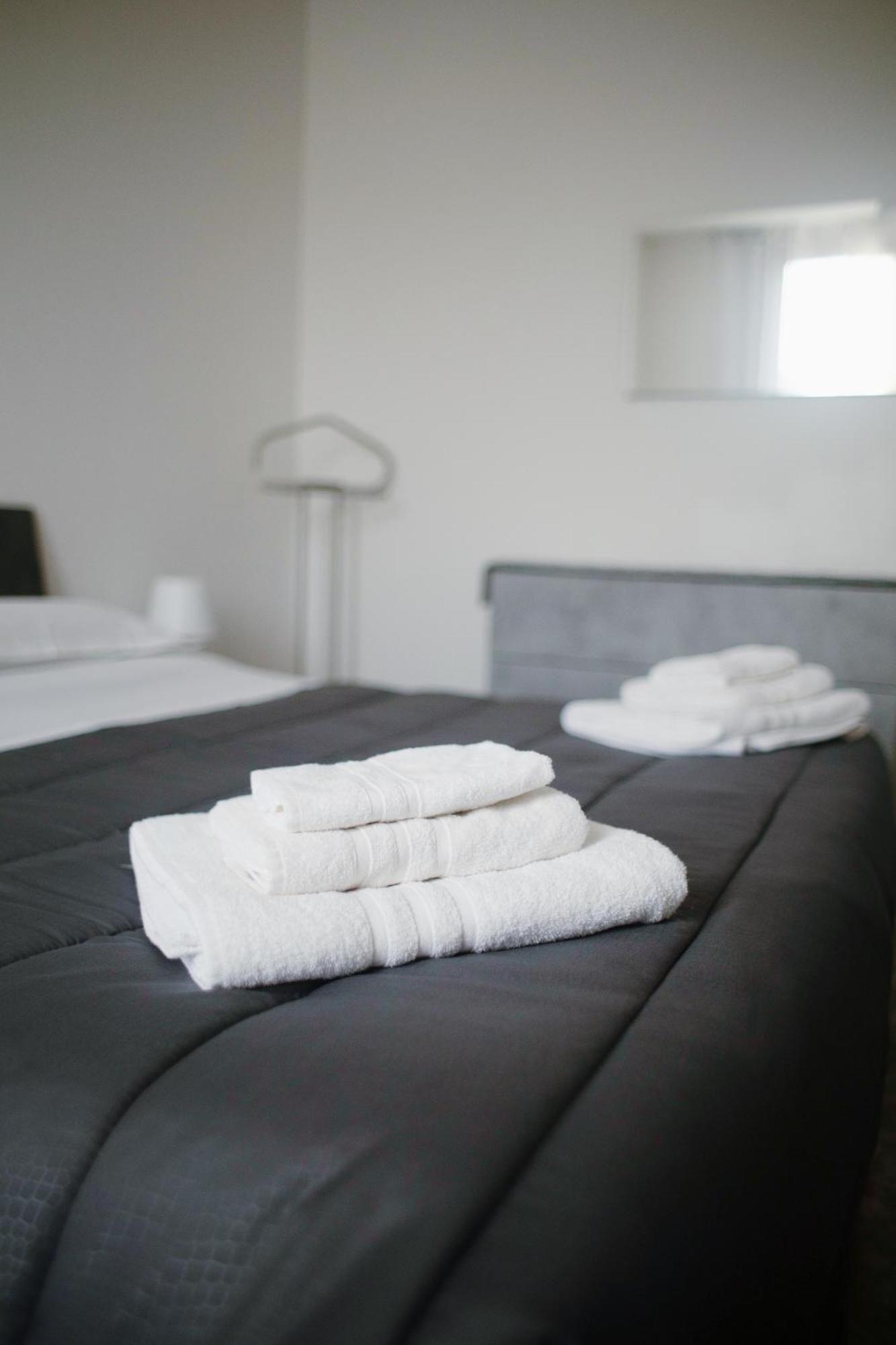 Mamas House Apartment ลิโด ดิ ออสเตีย ภายนอก รูปภาพ